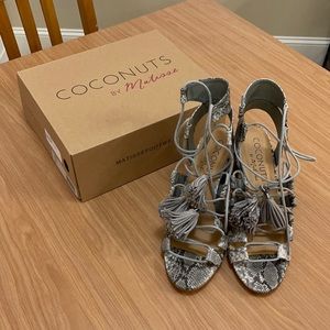 NWT Coconuts by Matisse COPA color grey lace up sandal heels
